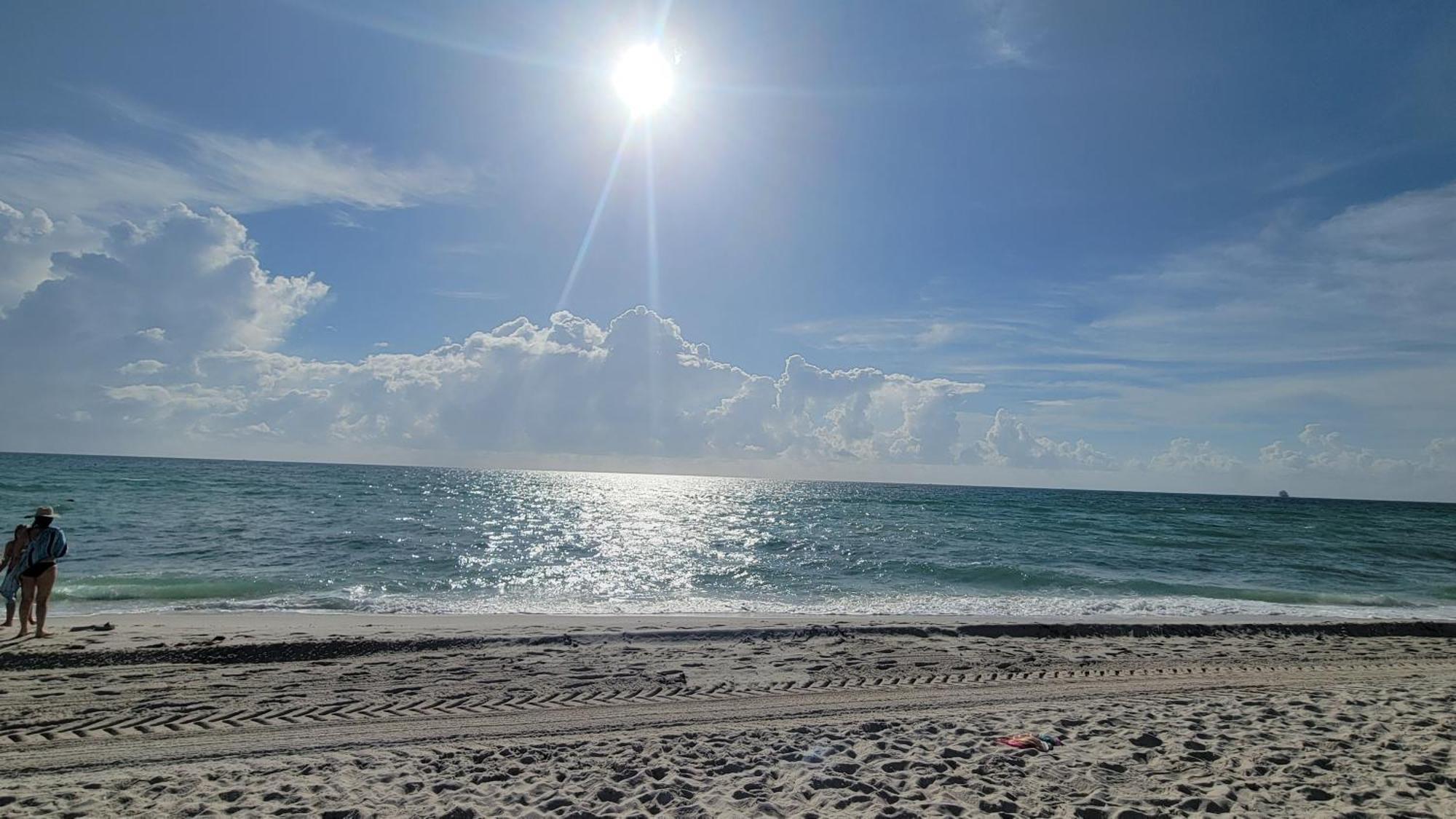 2 Bedroom 2 Bath Beachfront Condo On Miami Beach Millionaire Row Eksteriør bilde