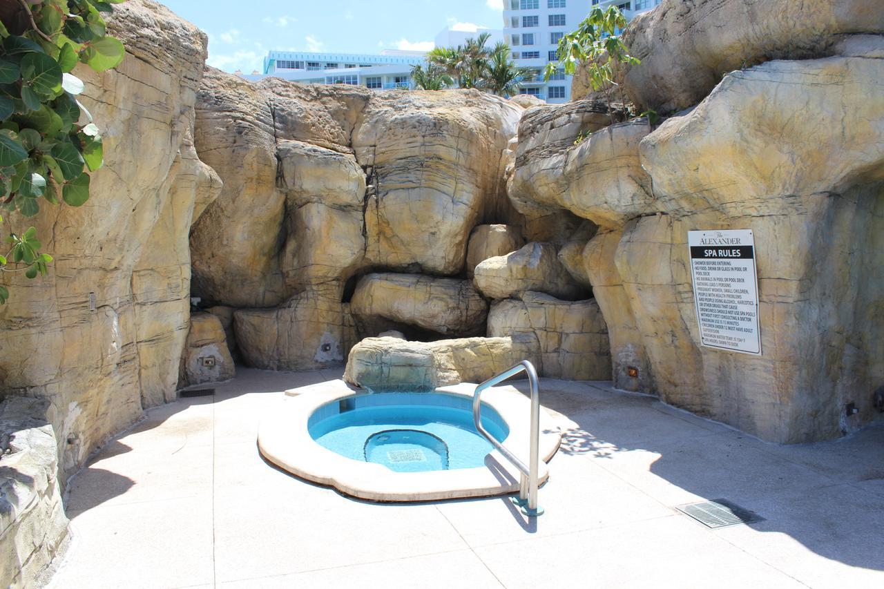2 Bedroom 2 Bath Beachfront Condo On Miami Beach Millionaire Row Eksteriør bilde