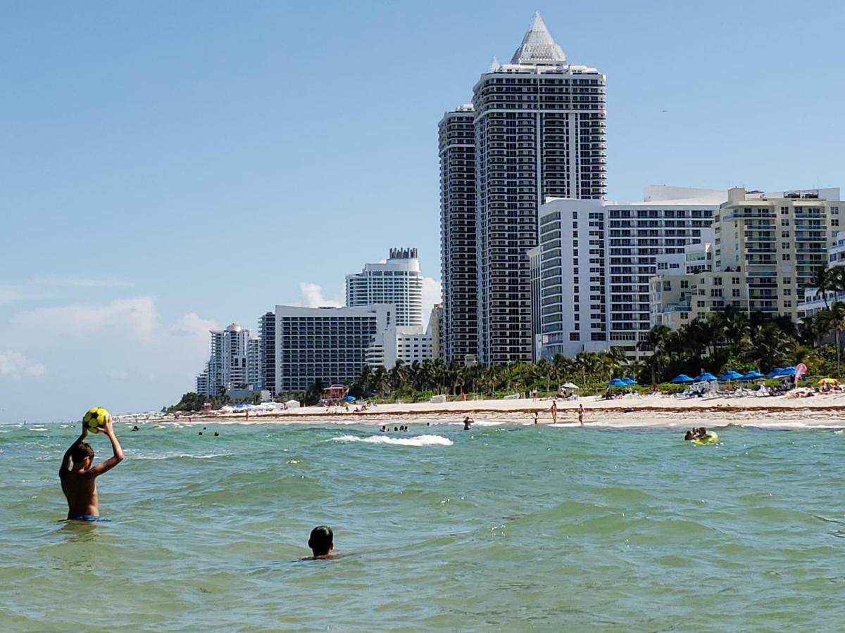 2 Bedroom 2 Bath Beachfront Condo On Miami Beach Millionaire Row Eksteriør bilde