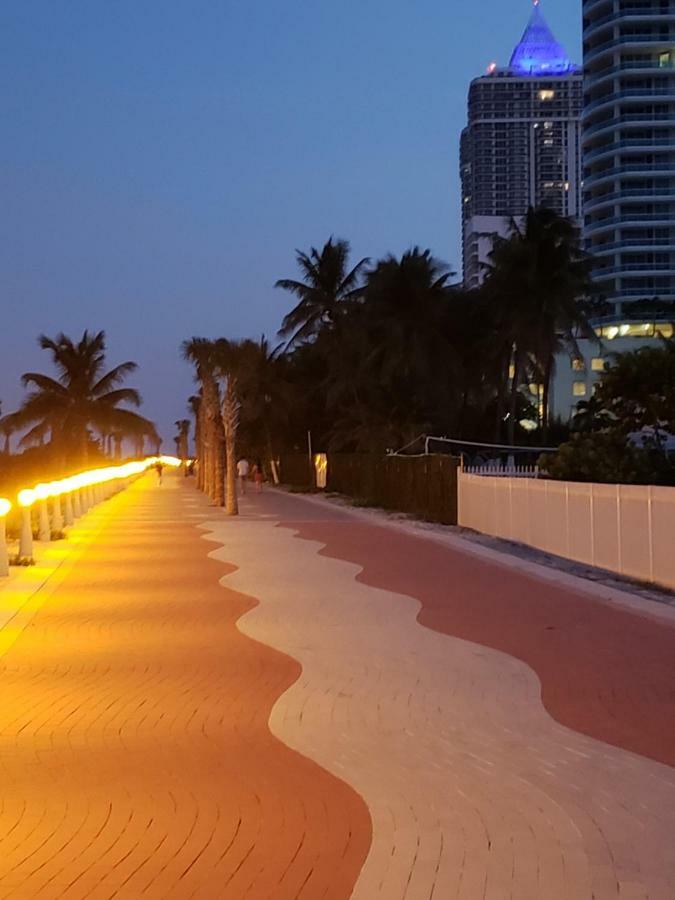 2 Bedroom 2 Bath Beachfront Condo On Miami Beach Millionaire Row Eksteriør bilde